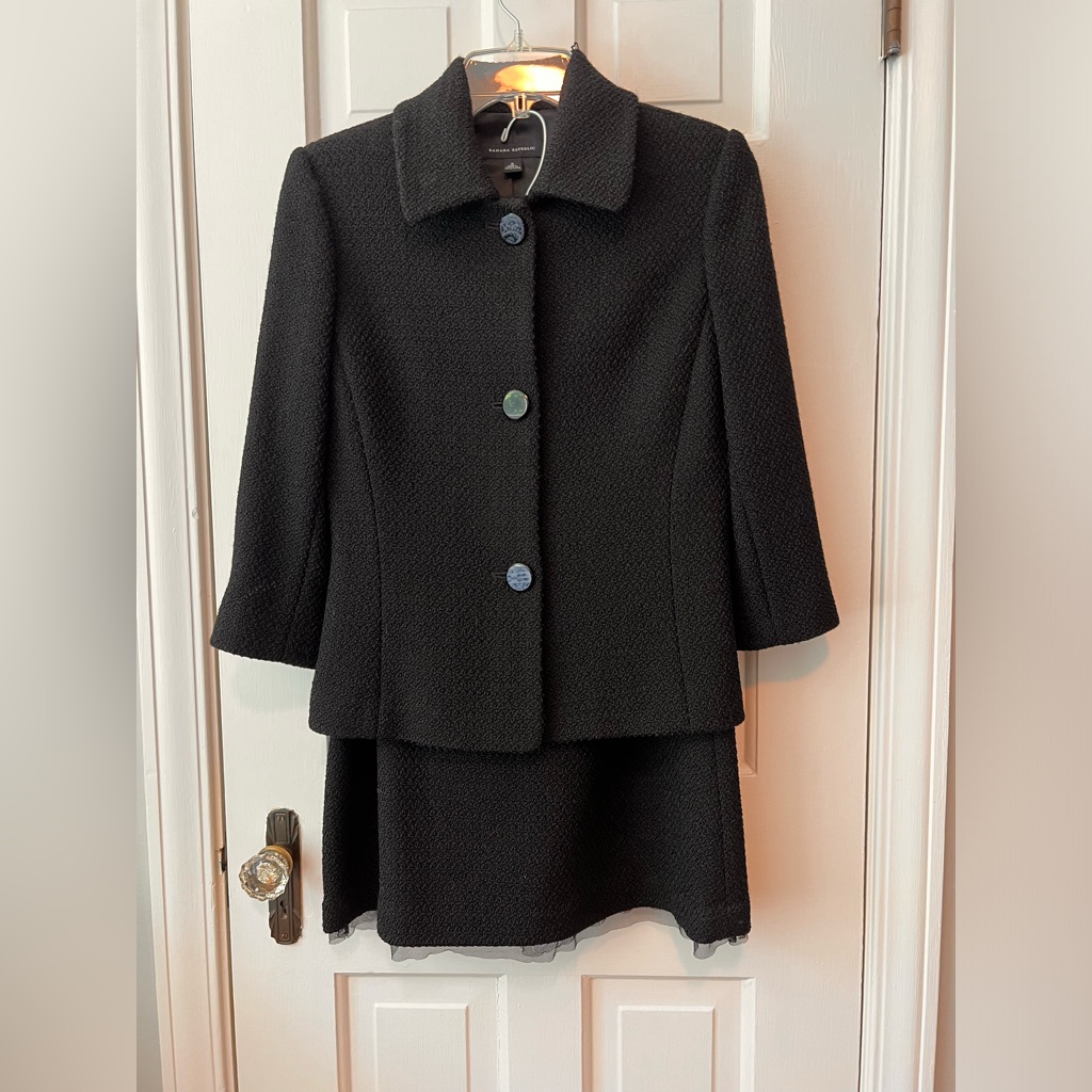 Fabulous Banana Republic Skirt Suit